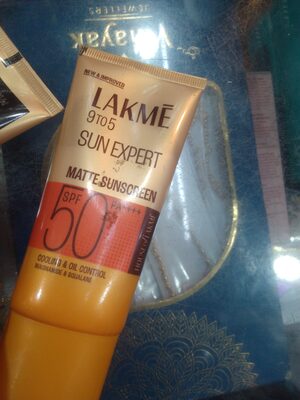 Lakme sun expert